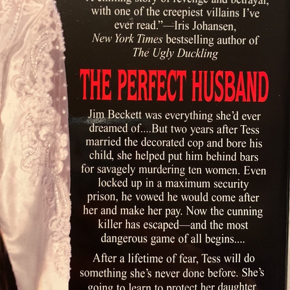 Murder mystery set of 2 books - Picture 7 of 8